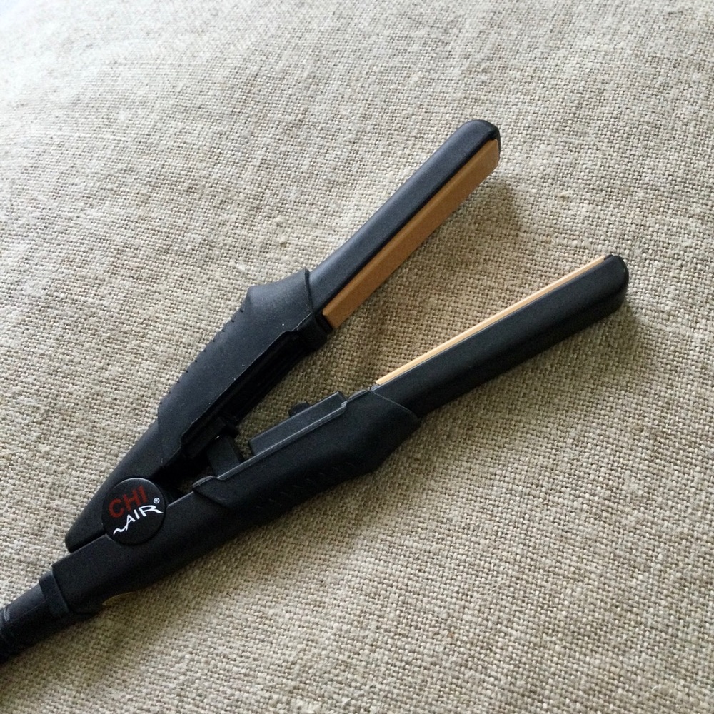 CHI mini flat iron hair straightener